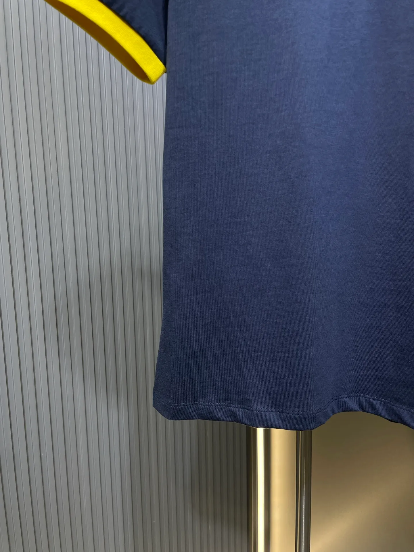 P240 Chrome Hearts 🌟[Top original order] Sanskrit color-blocked short-sleeved fabric: cotton fabric Process: printing production version: fit version Weight: about 140 grams Description: According to YB custom-dyed thread and large body fabric, the printing is hand-printed, contrasting color design The upper body effect is excellent, the overall routing is straight and delicate, the fabric is comfortable and soft, the color is consistent and there is no color difference, it can be matched with the same style to create a fashionable look, and can be used in various occasions, customized accessories, complete with three standards, the same style for men and women!  size：s m l